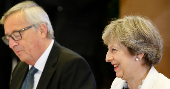 Theresa May błagała szefa Komisji Europejskiej o pomoc ws. Brexitu? Biuro brytyjskiej premier na Downing Street nie zaprzecza tym doniesieniom. Podczas konferencji prasowej jej rzecznik nie chciał na ten temat rozmawiać. Zaznaczył, że nie będzie sprawy komentował.