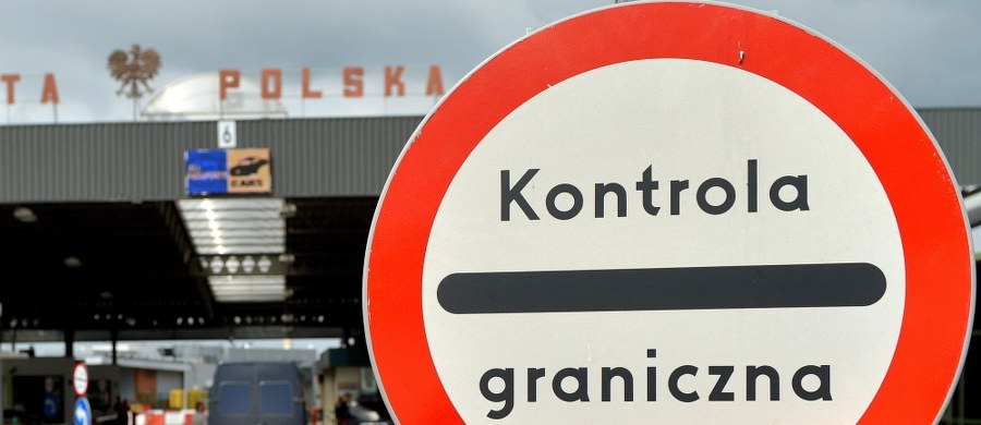 ​Śmierć Polaka po białoruskiej stronie przejścia granicznego Bruzgi-Kuźnica Białostocka. Mężczyzna najprawdopodobniej zmarł w swoim samochodzie. Inni kierowcy myśleli, że 44-latek zasnął.