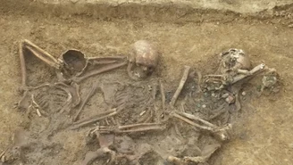 Kto został pochowany pod drogą S6 w rejonie Budzistowa?