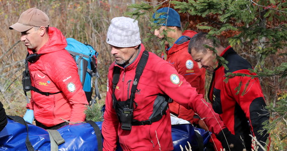 ​Zwłoki mężczyzny znaleziono w Tatrach. Przypadkowy turysta wypatrzył ciało leżące pod szczytem Nosala. Na miejsce wezwano ratowników.