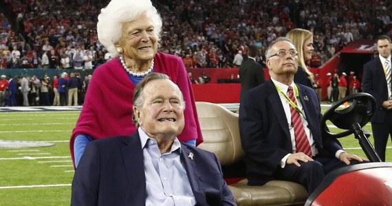 Były prezydent USA, 93-letni obecnie George H.W. Bush został oskarżony przez aktorkę Heather Lind o molestowanie seksualne. Za pośrednictwem swojego rzecznika Bush złożył wyrazy ubolewania i przekazał swoją interpretację incydentu.