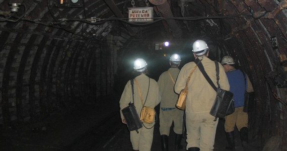 Związkowcy grożą strajkiem w kopalniach Polskiej Grupy Górniczej - donosi "Rzeczpospolita". Zatrzymanie zakładów pogłębiłoby problemy państwowego giganta węglowego z wykonaniem tegorocznego planu wydobycia.