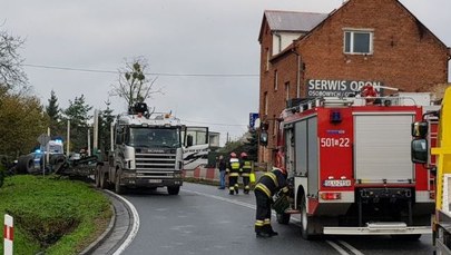 Tragiczny wypadek na Śląsku. W zderzeniu busa z tirem zginęły dwie osoby