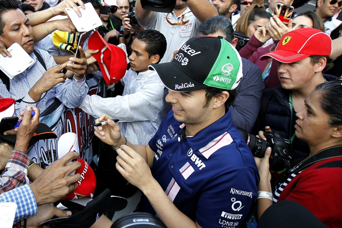 ​Meksykański kierowca Formuły 1 Sergio Perez w najbliższym wyścigu o Grand Prix Meksyku wystąpi w specjalnym kasku, który ma przypomnieć o niedawnym potężnym trzęsieniu ziemi w jego kraju i podziękować za udział wolontariuszy w ratowaniu życia.