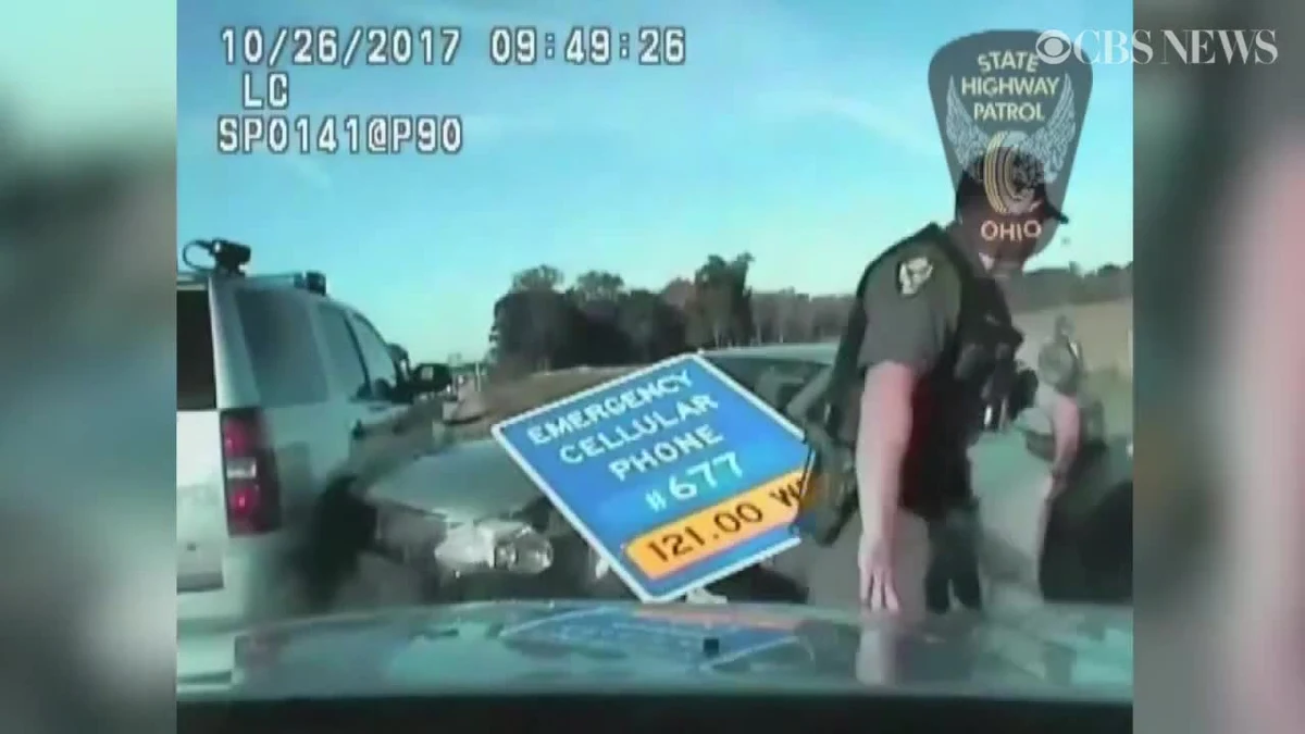 Policja ruszyła w pościg za 10-letnim chłopcem w stanie Ohio, który zabrał mamie auto. Dziecko poruszało się po autostradzie z zawrotną prędkością 160 km/h. Całą sytuację zarejestrowała policyjna kamera. 