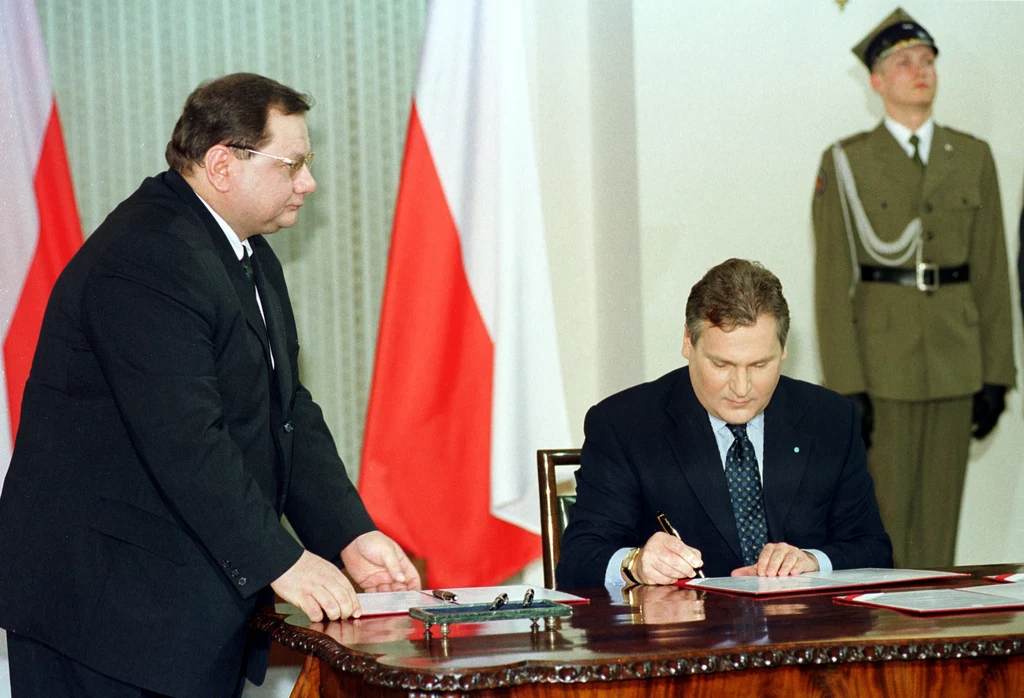 Ryszard Kalisz w roli szefa Kancelarii Prezydenta Aleksandra Kwaśniewskiego, 1999 r.