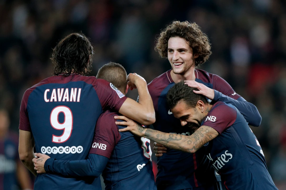 ​Przed nami kolejny sportowy tydzień, w którym będziemy emocjonować się przede wszystkim rozgrywkami klubowymi. Będzie jednak mały akcent dotyczący reprezentacji. Poniedziałek przywita nas końcówką 14. kolejki Ekstraklasy. Po tygodniowej przerwie wraca też Liga Mistrzów. Powróci również Robert Lewandowski, o którego zdrowie drżeliśmy w sobotni wieczór.