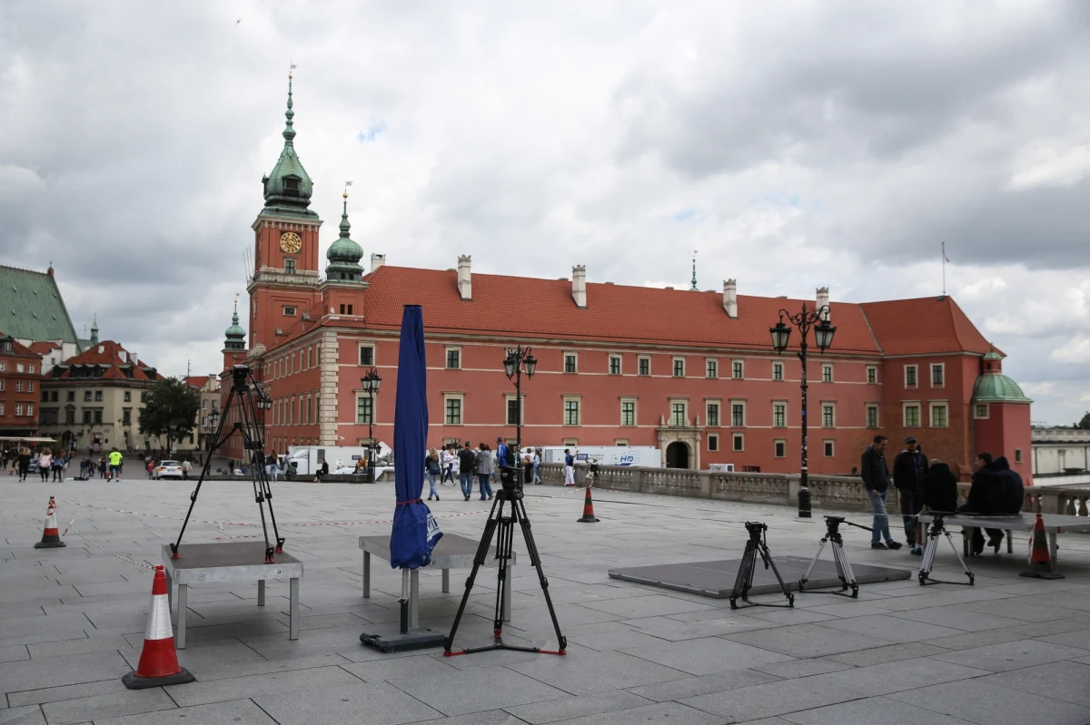 Najpóźniej za kilka tygodni Zamek Królewski w Warszawie będzie miał nowego dyrektora. Będzie nim jeden z dotychczasowych wiceministrów obrony - Wojciech Fałkowski. W rozmowie z Marcinem Zaborskim potwierdził to w RMF FM wiceszef resortu kultury, Jarosław Sellin.