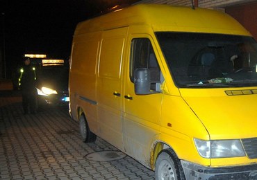 Bus z 12 nielegalnymi imigrantami zatrzymany w Augustowie