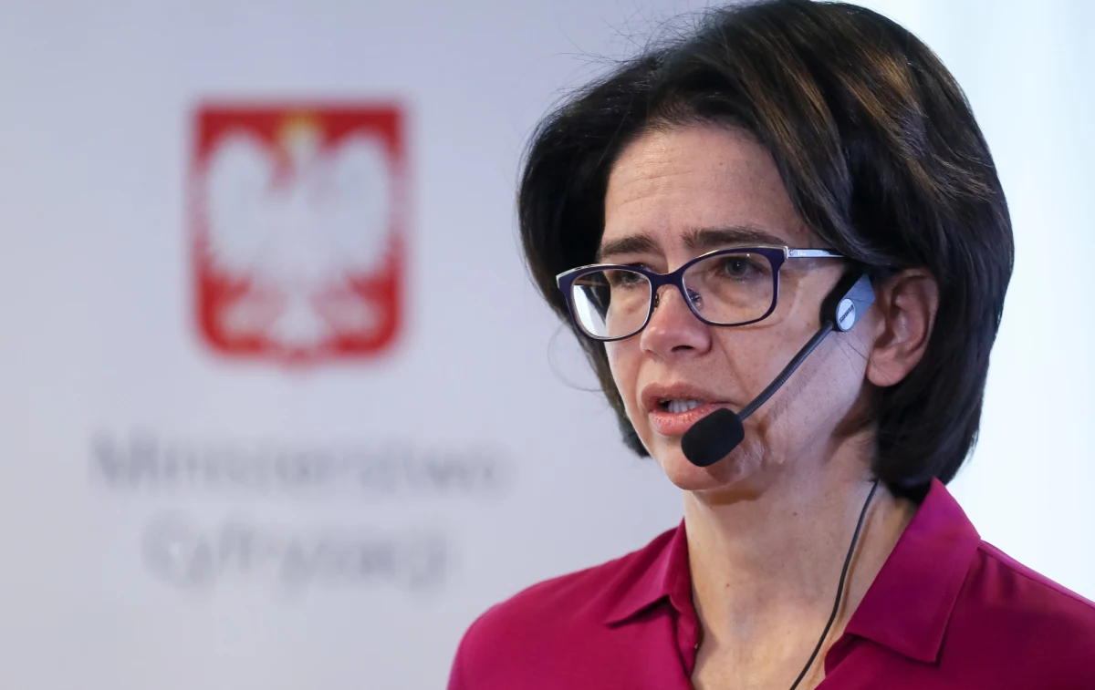 "Dopuszczamy każdy scenariusz" - mówi w wywiadzie dla RMF FM Anna Streżyńska, pytana o rekonstrukcję rządu. Minister cyfryzacji to jedna z najczęściej wymienianych osób, które mają zakończyć pracę w gabinecie premier Beaty Szydło. 
