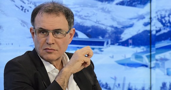 "Polska nie powinna na razie myśleć o zastąpieniu złotego euro" - mówi w rozmowie z RMF FM znany amerykański ekonomista profesor Nouriel Roubini. Amerykańskie media często nazywają go "człowiekiem, który przewidział ostatni kryzys finansowy", lub bardziej żartobliwie "Doktorem Zagładą".