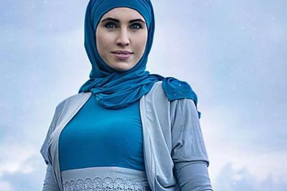 ​Na Ukrainie zastrzelono w poniedziałek znaną lekarkę i wolontariuszkę czeczeńskiego pochodzenia Aminę Okujewą. W zamachu został ranny jej mąż Adam Osmajew, oskarżany przez Rosję o planowanie w 2012 roku zabójstwa prezydenta Władimira Putina. Był to już drugi zamach na małżeństwo w ostatnich miesiącach. W czerwcu Okujewa postrzeliła napastnika, który podając się za dziennikarza francuskiego "Le Monde", próbował zabić jej męża.