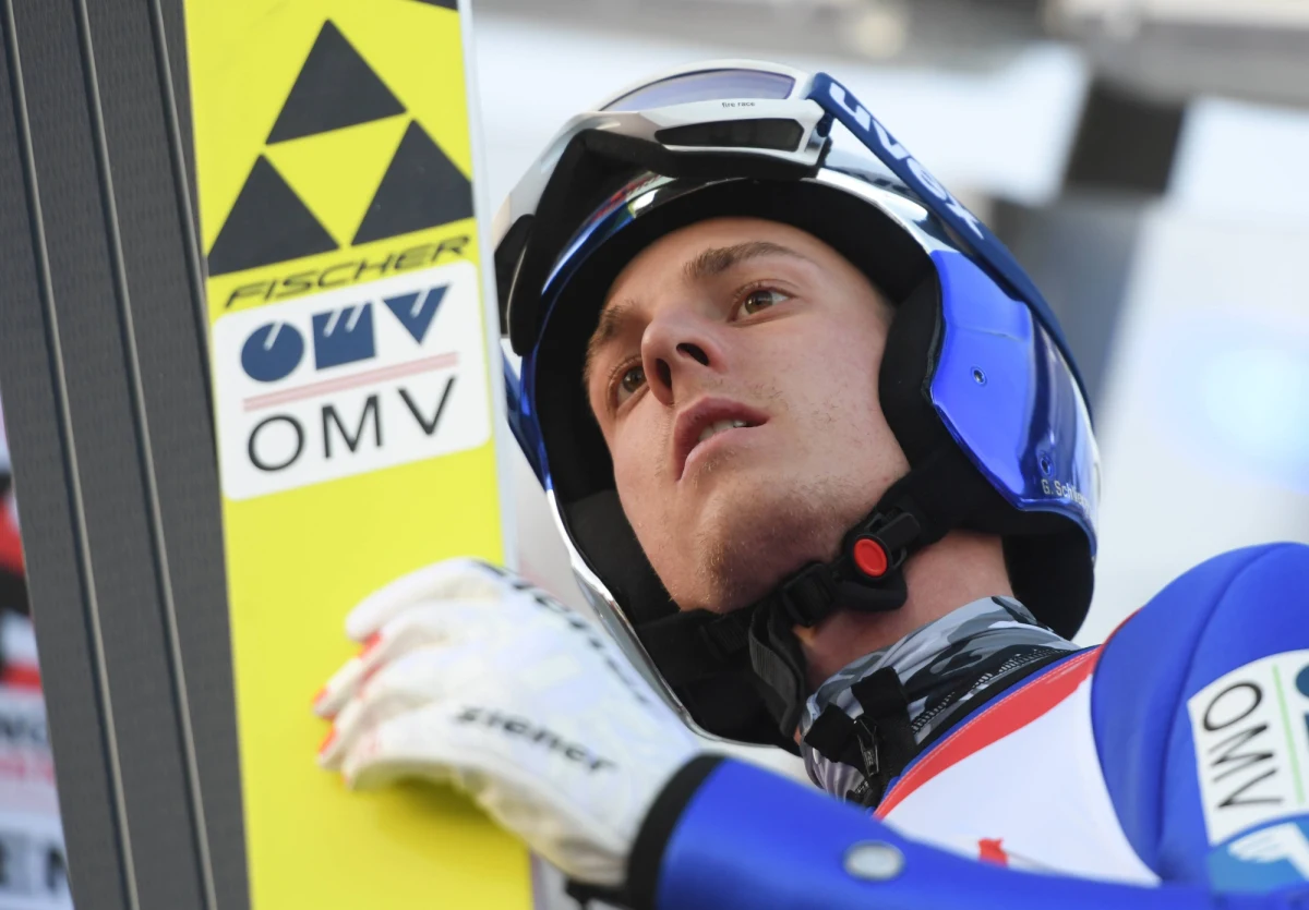 Austriak Gregor Schlierenzauer naderwał więzadło w kolanie. To oznacza, że na pewno nie wystąpi w inauguracyjnych zawodach Pucharu Świata w skokach narciarskich w Wiśle, które odbędą się 18 i 19 listopada.