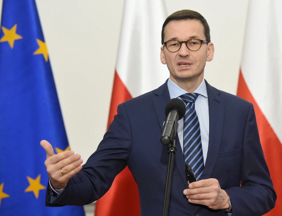 "Dochody z VAT pod koniec tego roku mogą być wyższe od wcześniejszych prognoz i wynieść 153 mld zł, czyli o ok. 10 mld zł więcej niż wcześniej prognozowano" - twierdzi wicepremier, minister rozwoju i finansów Mateusz Morawiecki. Według Morawieckiego, dochody podatkowe w tym roku "bardzo ładnie rosną". "Po wrześniu tego roku dochody z VAT kształtują się na poziomie 119 mld zł. Według wstępnych danych za październik to już 132 mld złotych"- wyliczył minister. 