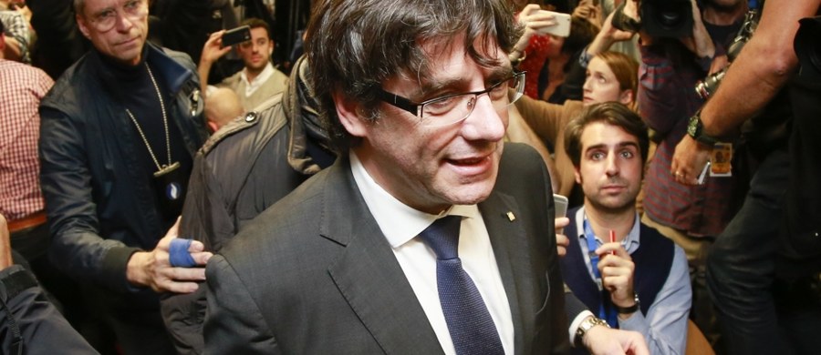 ​Hiszpański Sąd Najwyższy wezwał we wtorek zdymisjonowanego szefa rządu Katalonii Carlesa Puigdemonta i 13 członków jego byłej administracji do stawienia się w czwartek na przesłuchanie. Poinformował też, że rozpoczyna procedury związane z postawieniem zarzutów Puigdemontowi i innym przywódcom katalońskim w związku z rebelią.