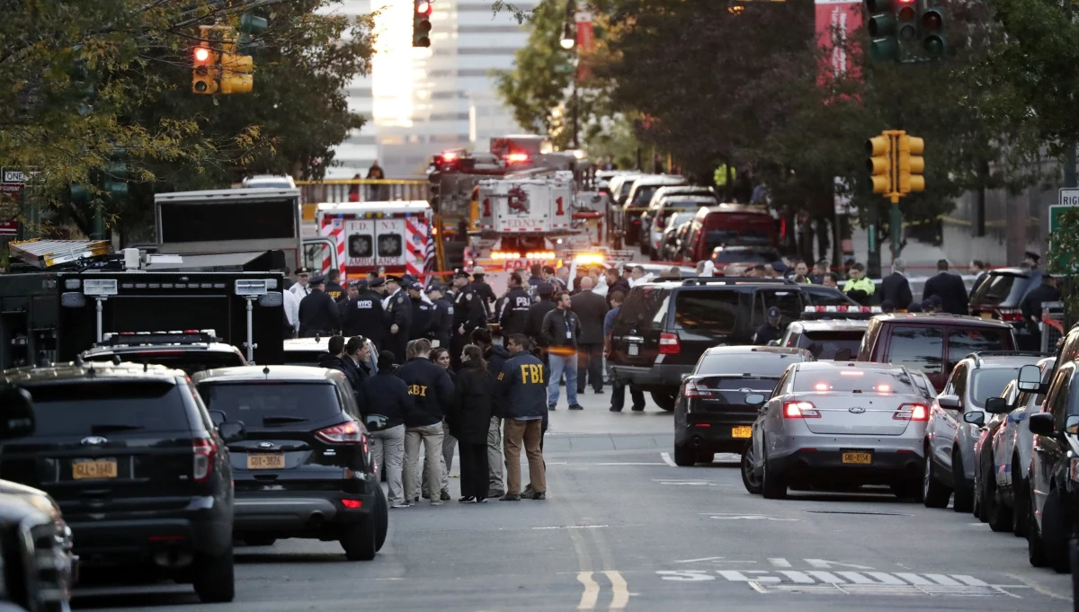 ​Mimo zaostrzonych środków ostrożności po wtorkowym ataku terrorystycznym na nowojorskim Manhattanie, w którym zginęło osiem osób a kilkanaście odniosło poważne obrażenia, dziesiątki tysięcy nowojorczyków wzięły udział w paradzie z okazji święta Halloween.