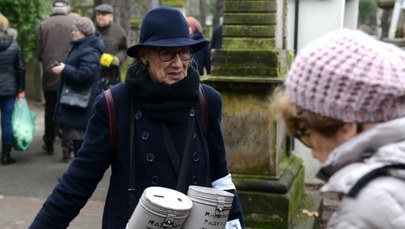 Znani kwestują na Starych Powązkach w Warszawie