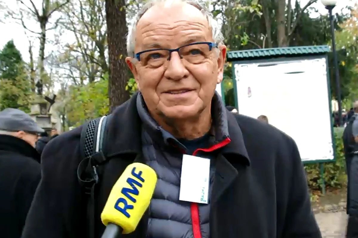 Na najstarszej krakowskiej nekropolii - Cmentarzu Rakowickim trwają w środę kwesty na ratowanie zabytkowych cmentarzy: Rakowickiego oraz Łyczakowskiego we Lwowie. Wolontariusze zbierają też pieniądze na ekshumacje i identyfikacje Żołnierzy Wyklętych. Kwestę zorganizowano po raz 36. Wśród wolontariuszy, jak co roku, są m.in. znani aktorzy.