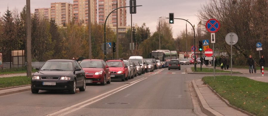 ​Od piątku miało miejsce blisko 500 wypadków, ponad 40 osób zginęło, a ponad 580 zostało rannych; tylko w środę odnotowano 31 wypadków - wynika z danych podanych PAP  przez nadkom. Radosława Kobrysia z Biura Ruchu Drogowego KGP. W piątek rozpoczęła się policyjna akcja "Znicz 2017".