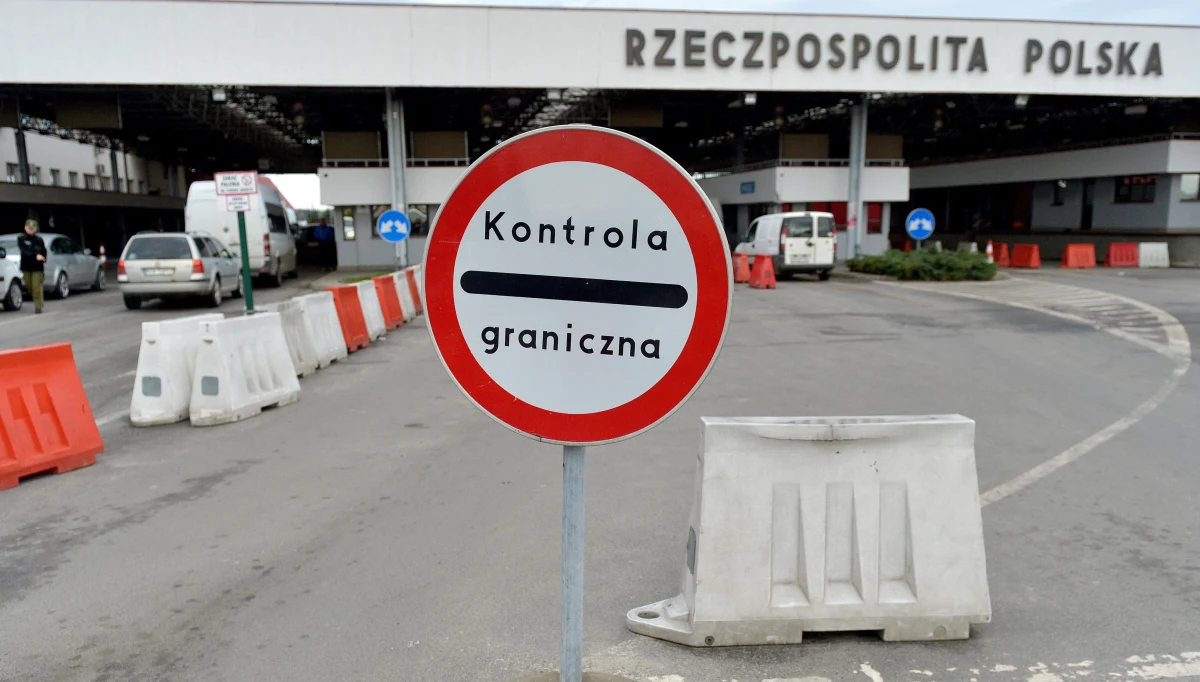 19-letni obywatel Turcji usiłował wjechać do Polski na podstawie fałszywej wizy Schengen, wystawionej na 6-letnie dziecko z Arabii Saudyjskiej - poinformowała PAP rzeczniczka Bieszczadzkiego Oddziału Straży Granicznej Elżbieta Pikor.