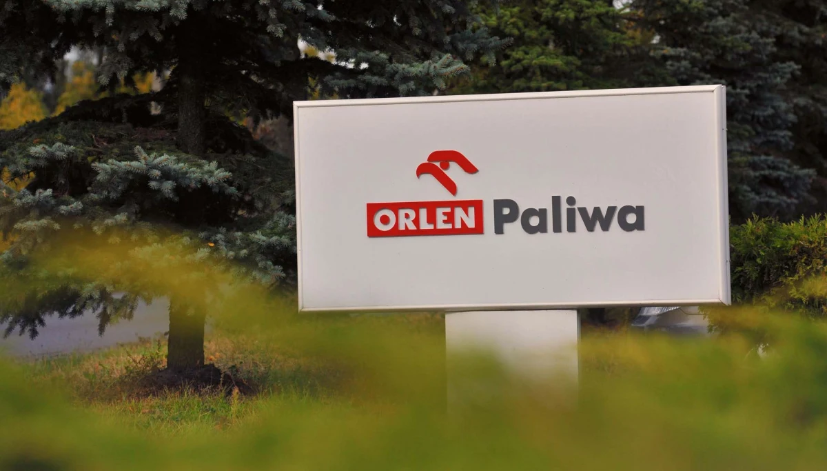 Prywatne przedsiębiorstwo budowlano-handlowe z Wyszkowa pokonało w przetargu na dostawy paliw dla Centrum Obsługi Administracji Rządowej giganta z branży surowców - spółkę Orlen Paliwa. Pokonało, mimo że dało droższą ofertę - dowiedział się reporter RMF FM Krzysztof Zasada. 