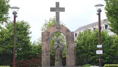 Deklaracje władz Zakopanego i Węgier ws. francuskiego pomnika Jana Pawła II