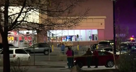 Policja stanu Kolorado aresztowała mężczyznę, który w środę otworzył ogień do klientów w sklepie sieci Walmart w Thornton pod Denver, zabijając na miejscu dwóch mężczyzn. Trzecia ofiara - ranna kobieta - zmarła w szpitalu.