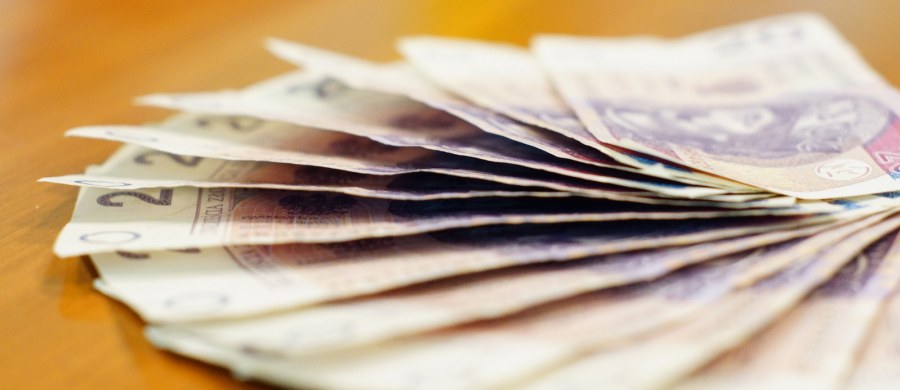 Około 130 pracowników Domu Pomocy Społecznej przy ul. Kontkiewicza w Częstochowie rozpoczęło dziś protest. Akcja ma trwać bezterminowo - informuje nasz reporter Marcin Buczek. Pracownicy domagają się podwyżek. Jak zapewnił dyrektor placówki, zadbano o bezpieczeństwo pensjonariuszy.