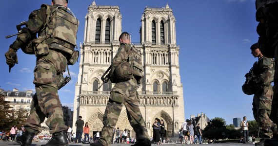 Od ustanowienia we Francji w listopadzie 2015 roku stanu wyjątkowego siły bezpieczeństwa zdołały zapobiec w tym kraju 32 zamachom terrorystycznym - poinformowało w  komunikacie francuskie MSW.