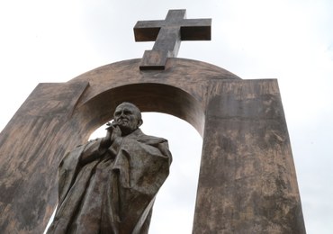 Błaszczak: Deklaracja premier Szydło w sprawie pomnika Jana Pawła II jest jasna i zdecydowana
