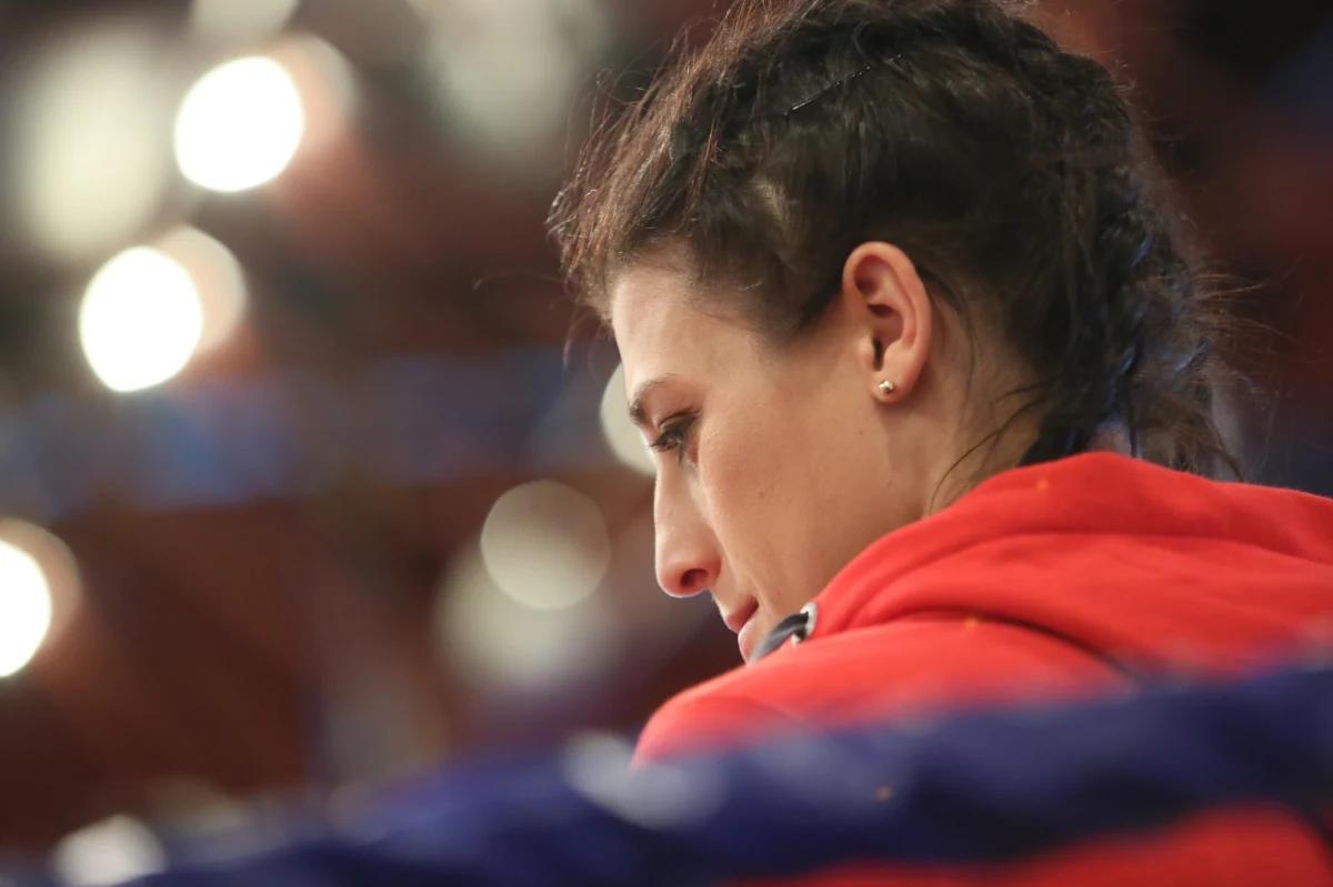 Joanna Jędrzejczyk straciła mistrzowski pas federacji UFC w wadze słomkowej. Już w pierwszej rundzie walki na gali w nowojorskiej Madison Square Garden Polka została znokautowana przez Amerykankę Rose Namajunas. Dla pochodzącej z Olsztyna zawodniczki to pierwsza porażka w karierze.