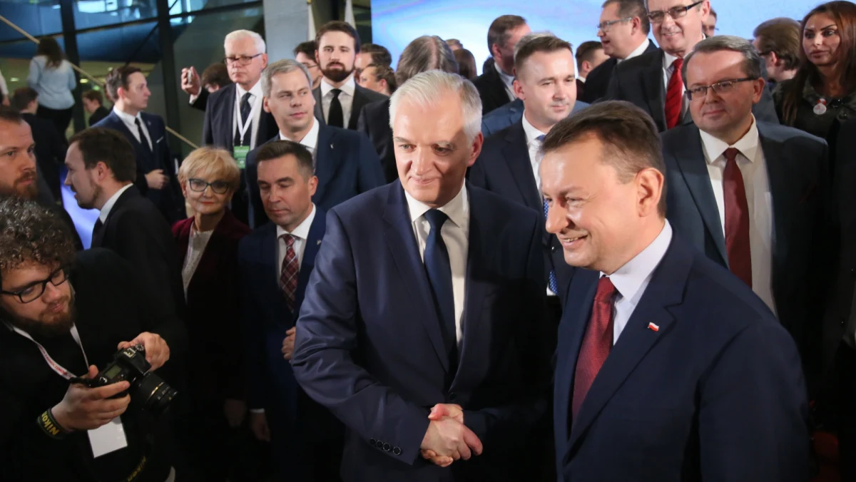 Jedynym celem nowej partii Jarosława Gowina jest dostarczanie kolejnych wyborców Prawu i Sprawiedliwości - tak o zaprezentowanym w sobotę ugrupowaniu Porozumienie, które zastąpiło Polskę Razem, mówi Robert Tyszkiewicz z Platformy Obywatelskiej. Stanisław Tyszka z Kukiz’15 wypomina Gowinowi rozdźwięk między jego deklaracjami i poczynaniami w sprawach gospodarczych. Nowoczesna zaś mówi o "niePorozumieniu".