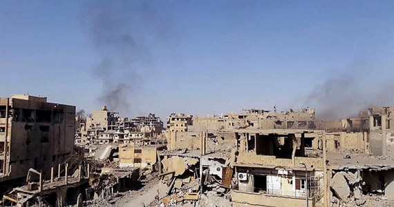 Co najmniej 75 cywilów zginęło nad ranem w wybuchu samochodu pułapki w syryjskim Dajr az-Zaur - podało Syryjskie Obserwatorium Praw Człowieka. Dzień przed zamachem to najważniejsze miasto wschodniej Syrii zostało odbite z rąk dżihadystów z ISIS.