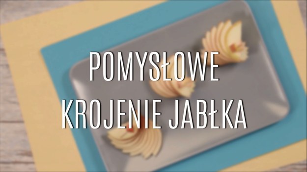 Jabłko może być nie tylko świetnym sposobem na dekorowanie dań, to przede wszystkim doskonały, zdrowy owoc, z którego słynie Polska na całym świecie! Zobaczcie nasz sposób na krojenie jabłka - w parę chwil zrobicie albo przepiękną dekorację, albo po prostu pokroicie owoc w nietypowy sposób, co zachęci z pewnością każde dziecko-niejadka! Zobaczcie, jak łatwo to zrobić!