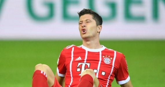 Lekarz piłkarskiej reprezentacji Polski Jacek Jaroszewski przyznał, że nie może zapewnić, że Robert Lewandowski zagra w piątkowym meczu towarzyskim z Urugwajem w Warszawie. To efekt urazu uda napastnika Bayernu Monachium.