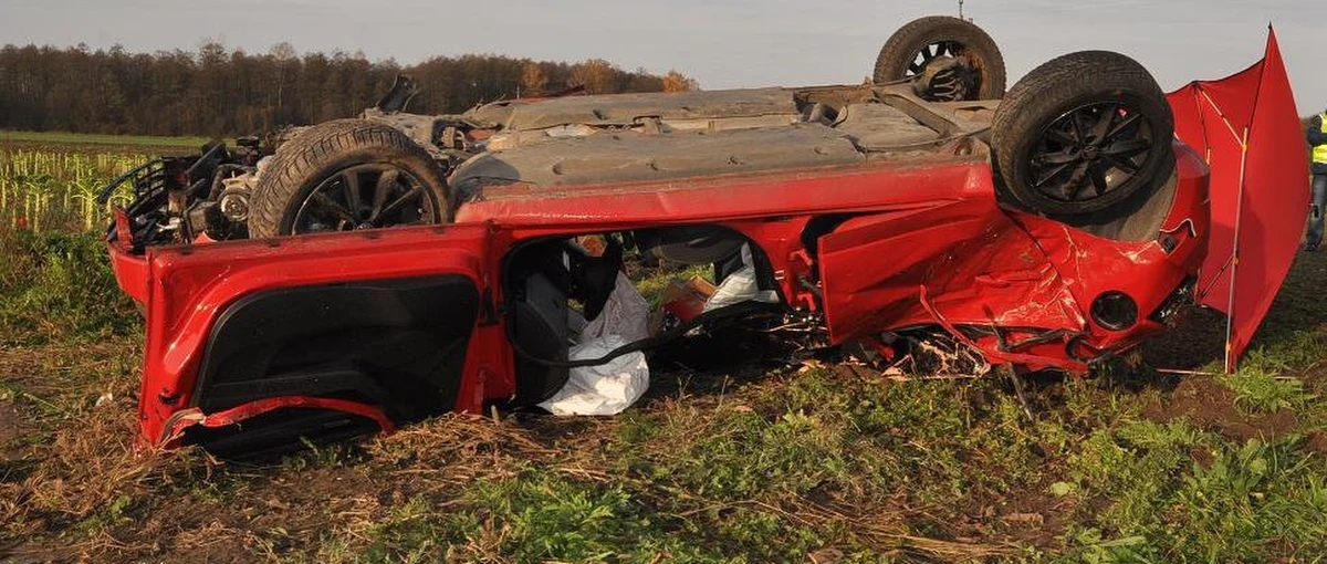 Policja i prokuratura wyjaśniają okoliczności wypadku, do którego doszło w poniedziałek w miejscowości Tłuściec na Lubelszczyźnie. Zginął w nim 26-letni mężczyzna. 