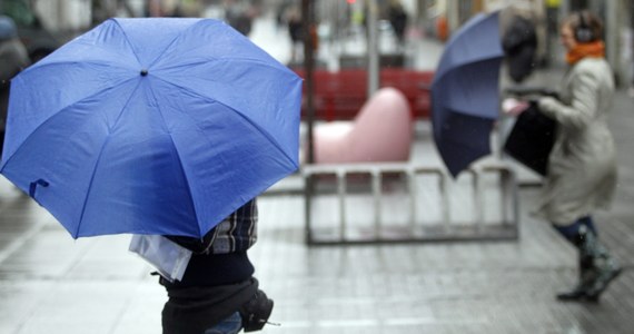 To będzie bardzo wietrzny weekend - ostrzegają meteorolodzy. Najmocniej wiać będzie w sobotę i niedzielę - 11 i 12 listopada. Wiatr osiągnie prędkość nawet 100 kilometrów na godzinę.