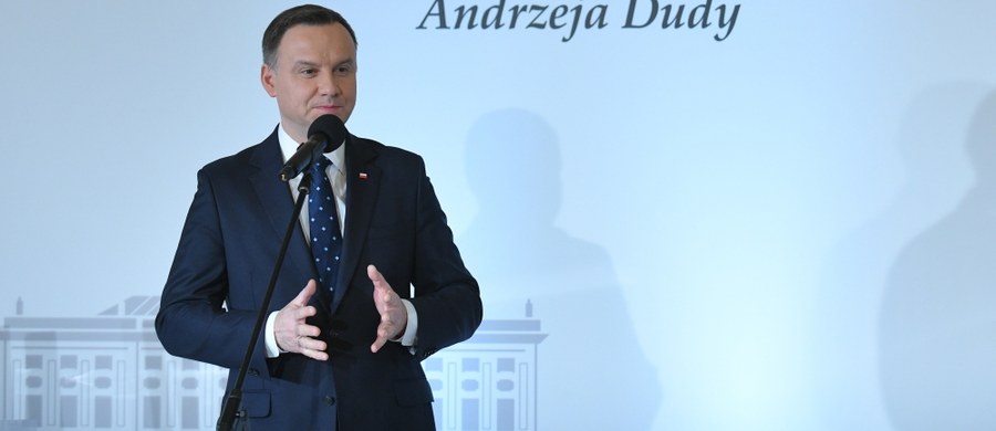 Prezydent Andrzej Duda uważa, że ustawy o SN i KRS muszą być przyjęte w tym roku. „Jeżeli tak się nie stanie, to nie waham się powiedzieć, że Prawo i Sprawiedliwość porzuci reformę sądownictwa” – mówił prezydent w rozmowie z "Naszym Dziennikiem". Zaznaczył, że jest jeszcze kilka kwestii "do domówienia, doprecyzowania".