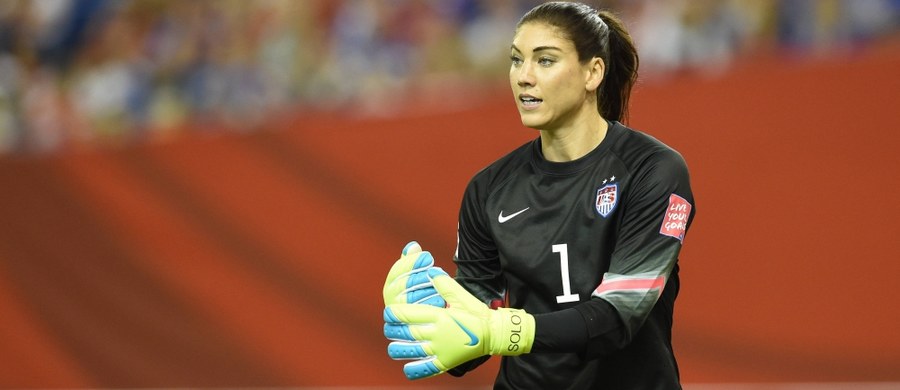 Amerykańska piłkarka Hope Solo oskarżyła byłego prezydenta FIFA Seppa Blattera o molestowanie seksualne. Do zdarzenia miało dojść za kulisami gali wręczenia nagród laureatom plebiscytu Złotej Piłki FIFA w 2013 roku.