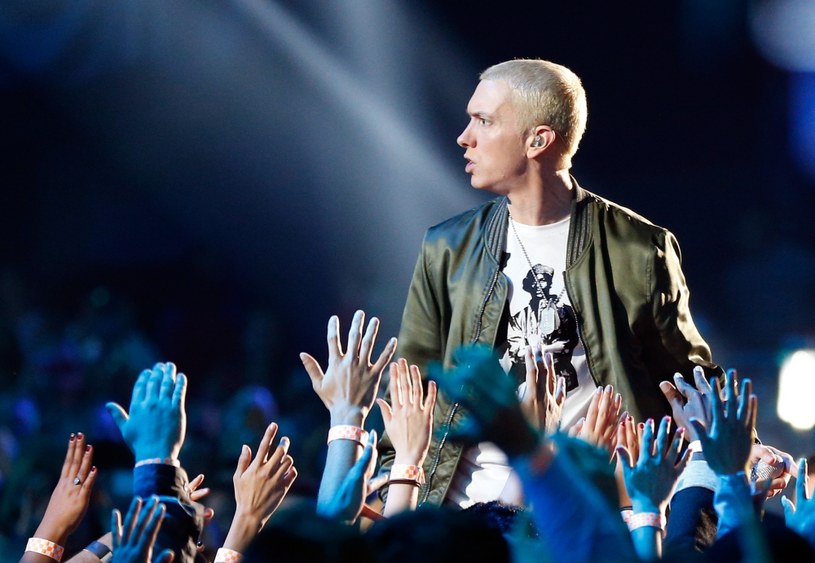 W sieci pojawiła się pierwsza oficjalna zapowiedź nowej płyty Eminema "Revival". Posłuchaj nagranego wraz z Beyonce utworu "Walk On Water". 
