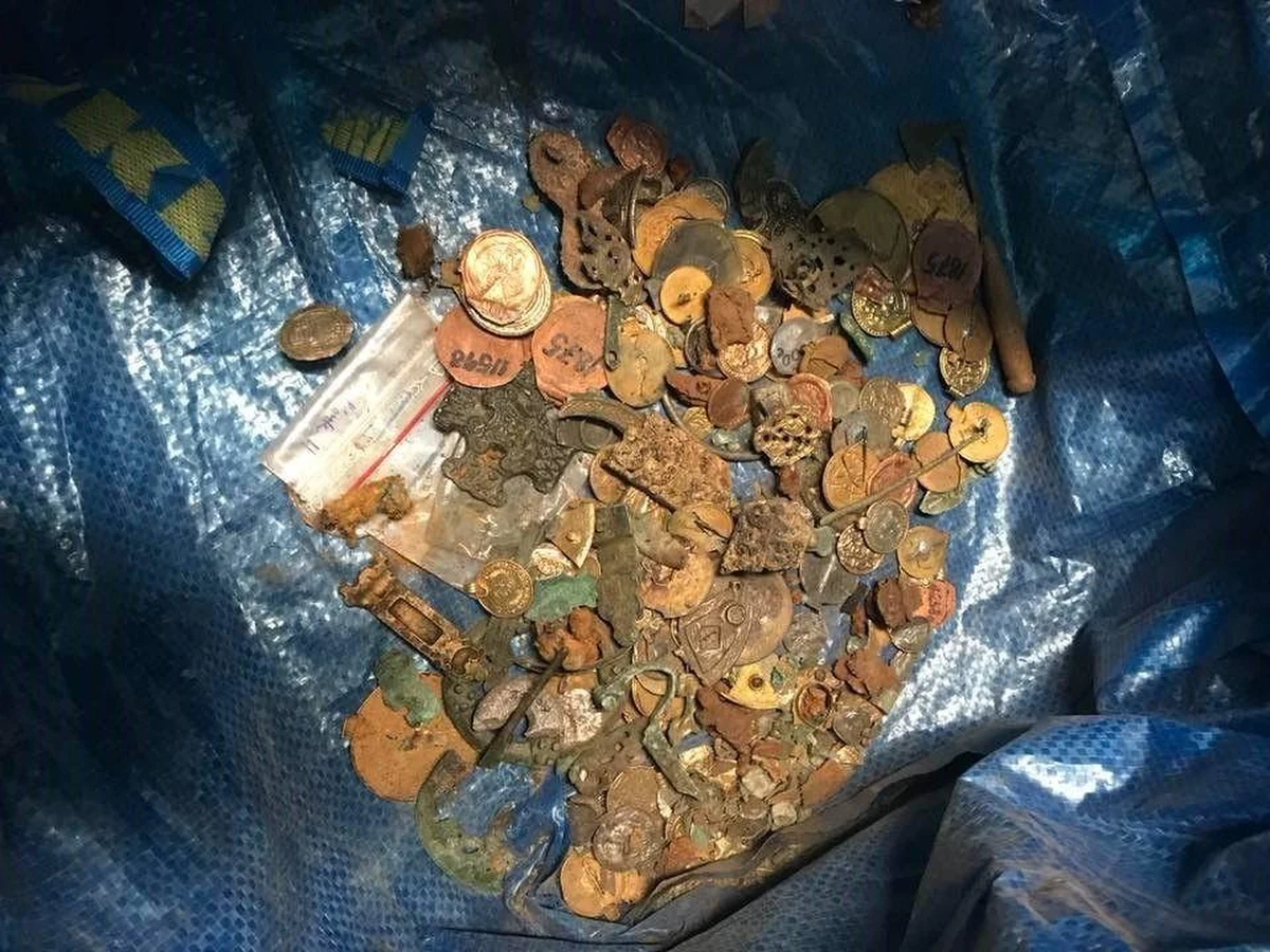 Czterech mężczyzn zostało aresztowanych w związku z kradzieżą skarbu Wikingów z muzeum uniwersyteckiego w Bergen w Norwegii. Jednym z zatrzymanych jest paser. Udało się odzyskać część zbioru, którą przechowywał w swoim domu. 