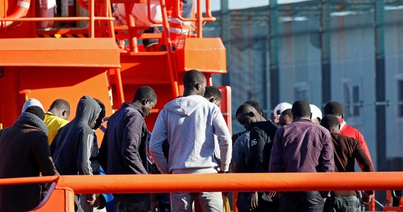 Hiszpańskie służby uratowały na Morzu Śródziemnym ok. 250 migrantów, którzy usiłowali dotrzeć do tego kraju z Maroka, płynąc pięcioma łodziami. Wśród nich były kobiety i dzieci.