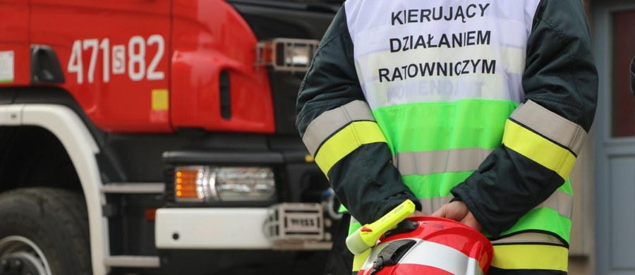 Do wybuchu butli z gazem, a w następstwie pożaru doszło w środku nocy w Kielcach. Strażacy po ugaszeniu ognia znaleźli w pogorzelisku zwłoki dwóch osób. Na razie nie jest znana przyczyna tragedii.  Na miejscu pracują policjanci pod nadzorem prokuratora.
