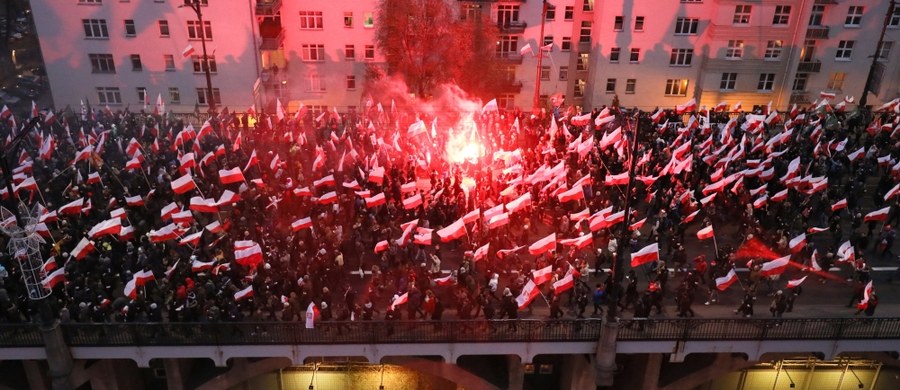 Polska Fundacja Narodowa z dużym niepokojem zauważa informacje pojawiające się w niektórych mediach, przedstawiające Marsz Niepodległości jako marsz "nazistów" - poinformowała PFN. Podkreśliła, że określanie uczestników Marszu "nazistami" jest skandaliczne, a także wymaga sprostowania oraz przeprosin.