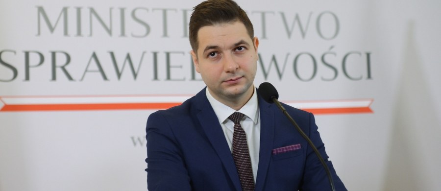 Komisja weryfikacyjna ds. reprywatyzacja ma dziś zdecydować w sprawie trzech działek położonych na stołecznym pl. Defilad - poinformował rzecznik prasowy komisji Oliwer Kubicki. Rozprawa w tej sprawie odbyła się na początku października.