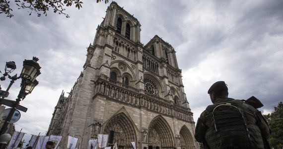 Burza polemik wokół kontrowersyjnego projektu francuskiego rządu, który rozważa wprowadzenie płatnych wejściówek do zabytkowych katedr. Protestuje m.in. Konferencja Biskupów Francji, organizacje katolickie i liderzy prawicowej opozycji.
