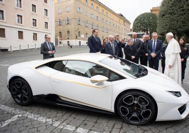 Papież dostał luksusowy samochód. Już wiadomo, co z nim zrobi