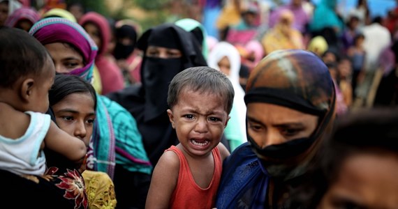 Broniąca praw człowieka organizacja Human Rights Watch oskarżyła birmańskie wojsko o dopuszczanie się gwałtów na kobietach i dziewczynkach. Do bestialskiego zachowania ma dochodzić w ramach czystek etnicznych wymierzonych w muzułmańską mniejszość Rohingja.