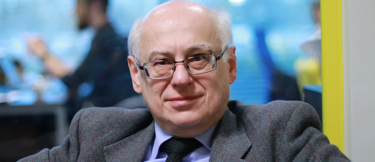 „Chciałbym, żeby Jarosław Kaczyński został premierem” - stwierdził w Porannej rozmowie w RMF FM Zdzisław Krasnodębski, eurodeputowany Prawa i Sprawiedliwości. „Uważam go za bardzo wybitnego polityka” - dodał. „Wszyscy wiemy, jak wybitnym politykiem jest pani premier Beata Szydło. Niewątpliwie, gdyby rekonstrukcja nastąpiła, ja - i myślę, że wielu Polaków chciałoby, żeby ona była w polityce polskiej. Odgrywa bardzo istotną rolę” - tłumaczył Krasnodębski. "Jarosław Kaczyński jest niedoceniany przez znaczną część polskiego społeczeństwa" - ocenił gość Roberta Mazurka. "Zawsze bardzo przyjemnie rozmawia się z nim o Heglu, o Pikettym, o literaturze" - przyznał. 