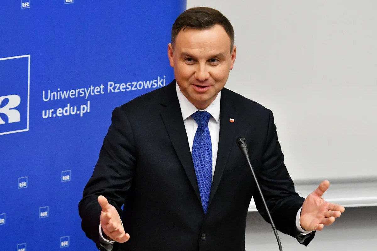 Prezydent Andrzej Duda wręczył w czwartek sześciu firmom Nagrody Gospodarcze Prezydenta RP. Odbyło się to podczas uroczystej gali w ramach Kongresu 590 w Jasionce koło Rzeszowa. "Od prawie 30 lat wracamy do grona krajów, które chcą się mienić europejskimi potęgami; chcemy, żeby liczono się z Polską" - podkreślił prezydent. 